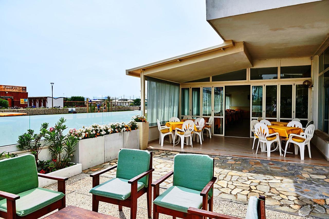 Hotel Caesar Bed And Breakfast Milano Marittima Exteriér fotografie