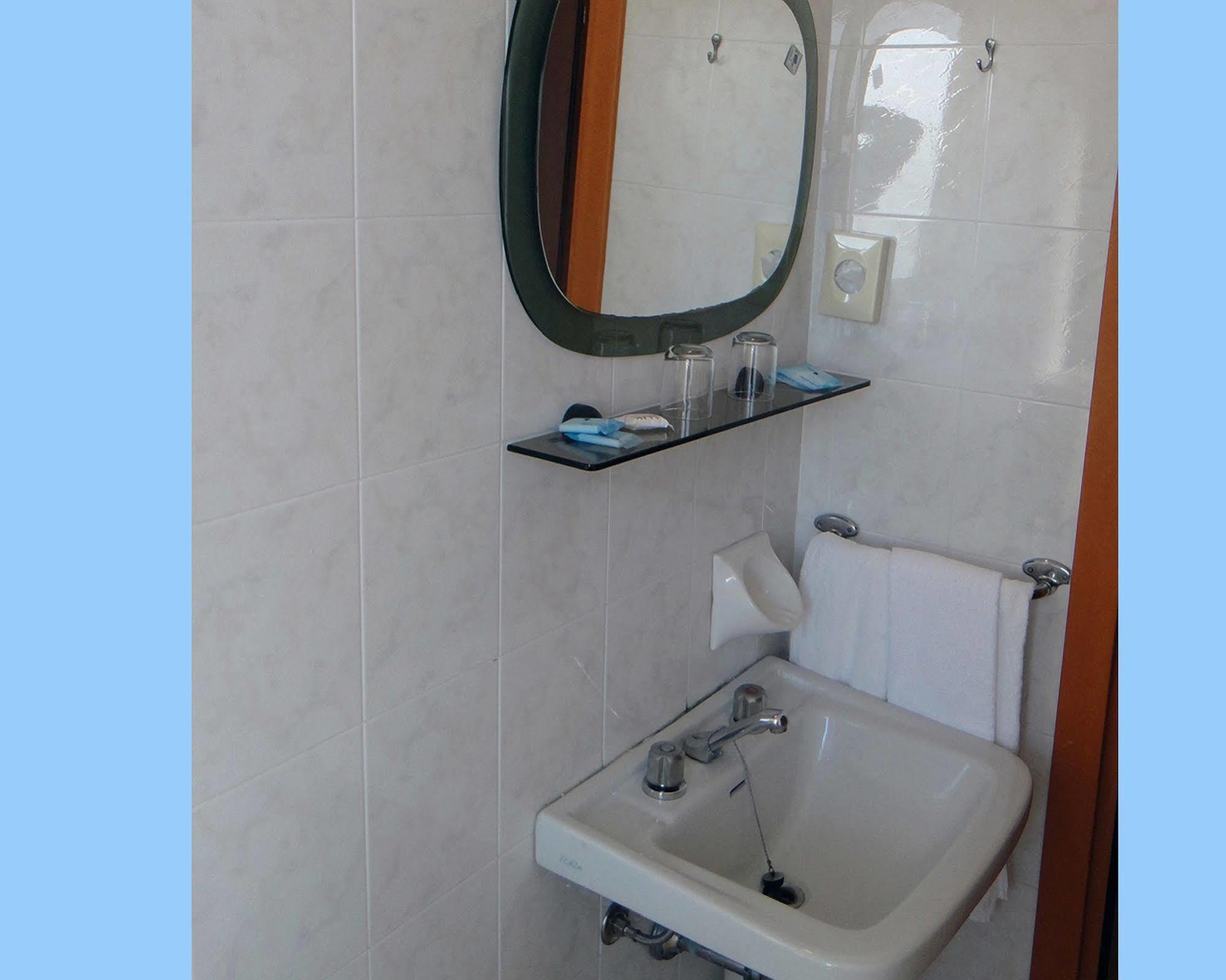 Hotel Caesar Bed And Breakfast Milano Marittima Exteriér fotografie