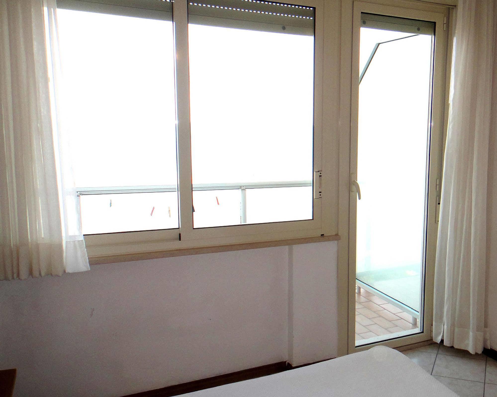Hotel Caesar Bed And Breakfast Milano Marittima Exteriér fotografie