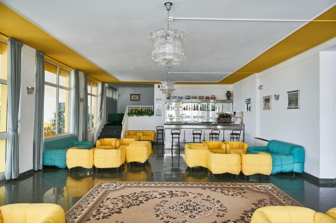 Hotel Caesar Bed And Breakfast Milano Marittima Exteriér fotografie