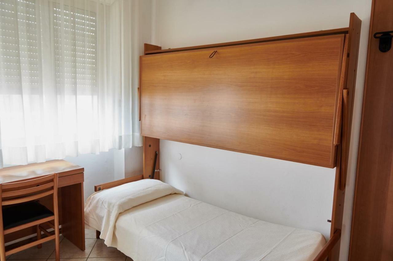 Hotel Caesar Bed And Breakfast Milano Marittima Exteriér fotografie