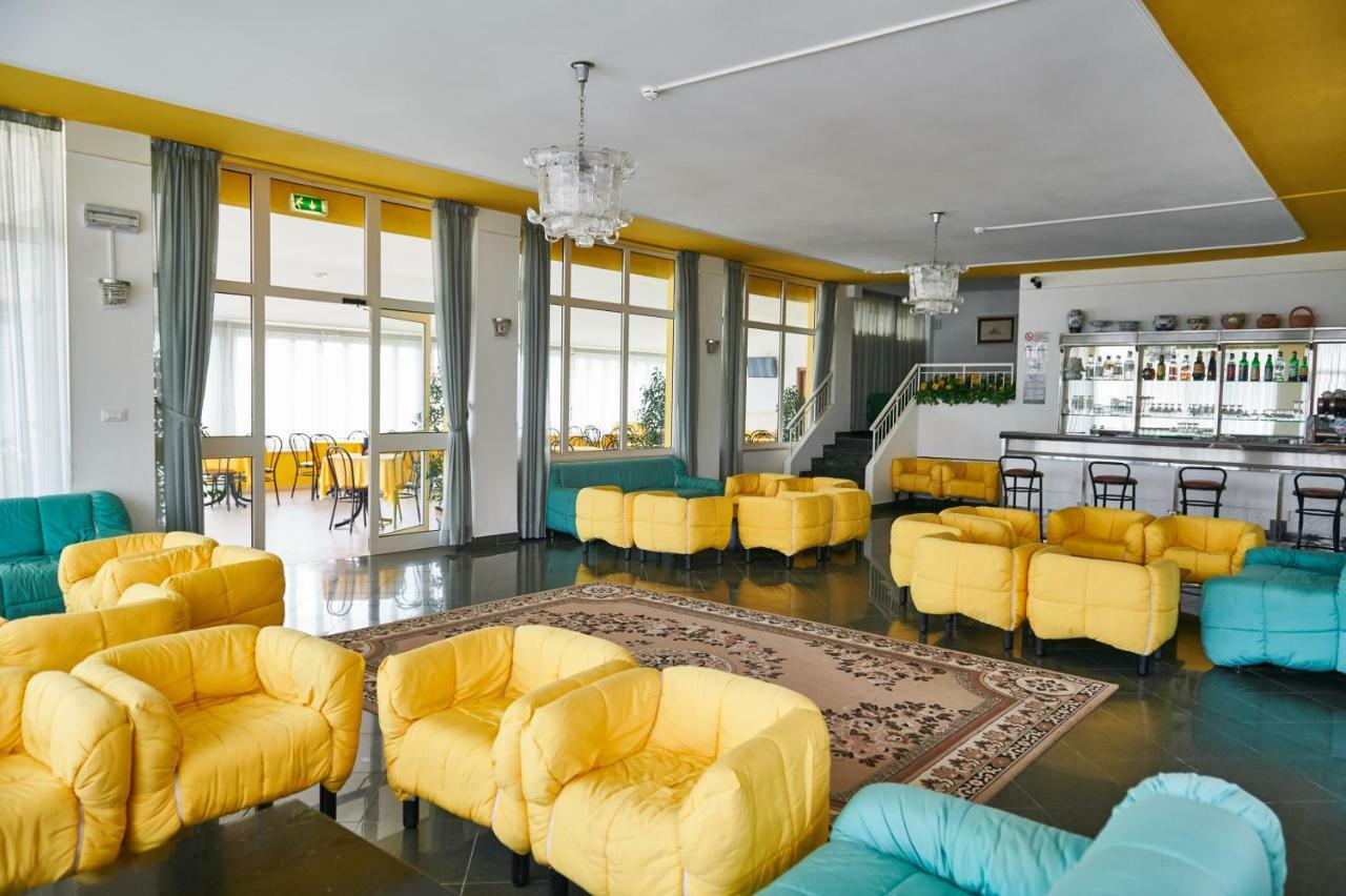Hotel Caesar Bed And Breakfast Milano Marittima Exteriér fotografie