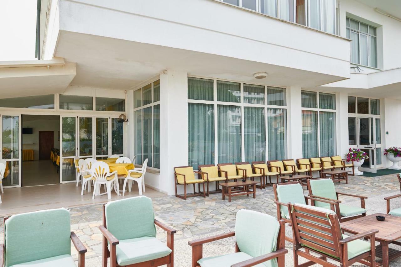 Hotel Caesar Bed And Breakfast Milano Marittima Exteriér fotografie