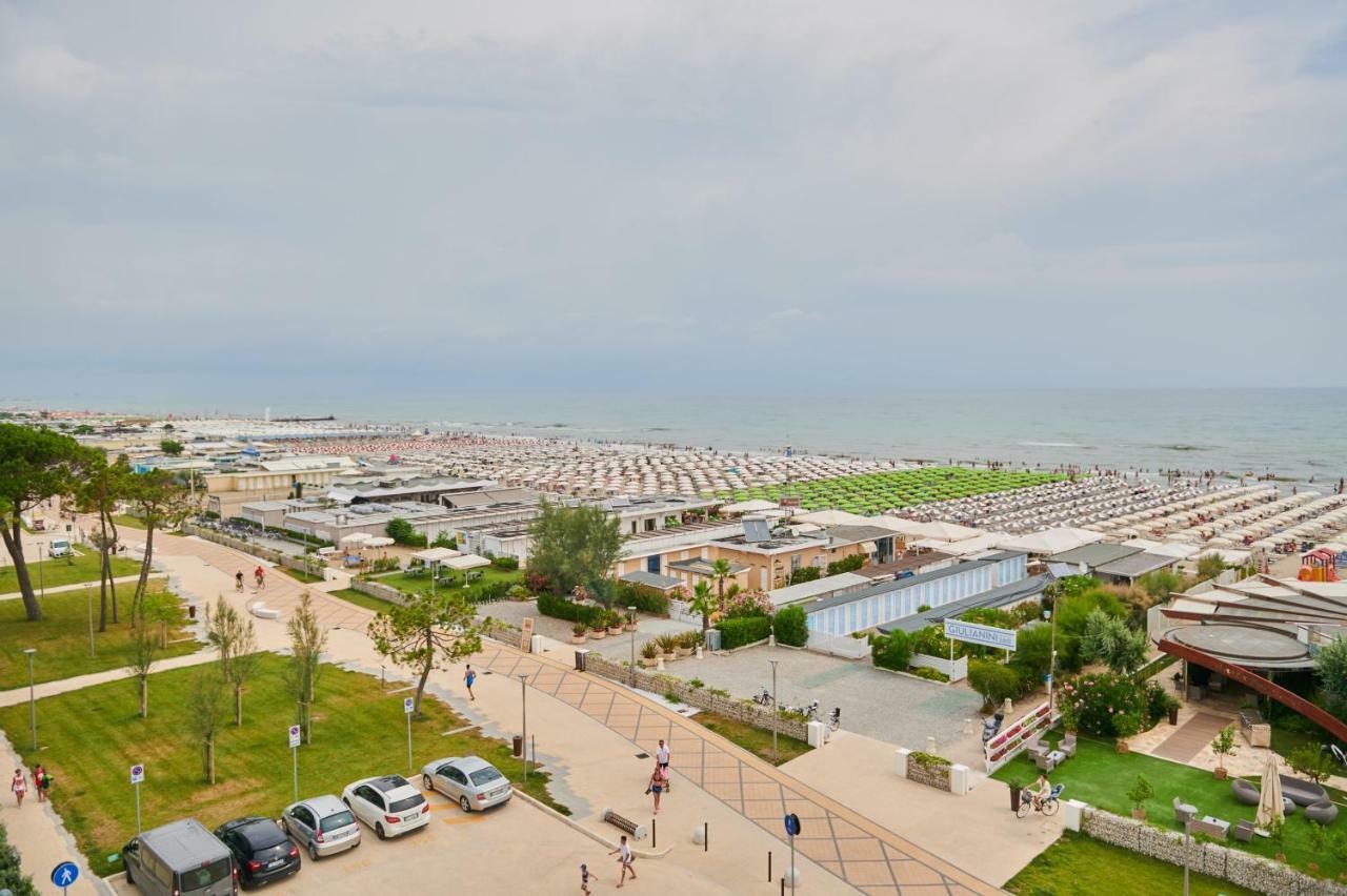 Hotel Caesar Bed And Breakfast Milano Marittima Exteriér fotografie