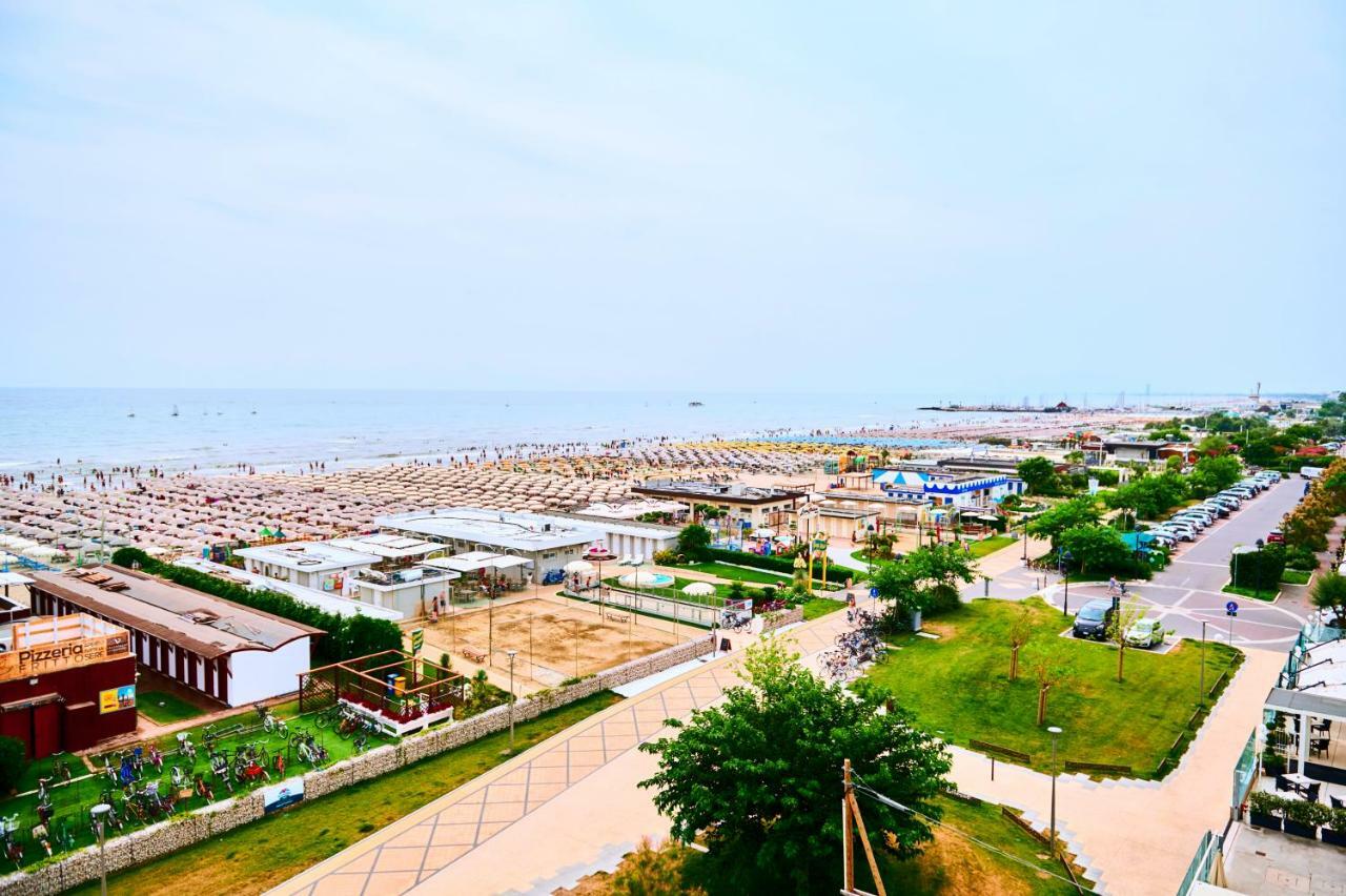 Hotel Caesar Bed And Breakfast Milano Marittima Exteriér fotografie
